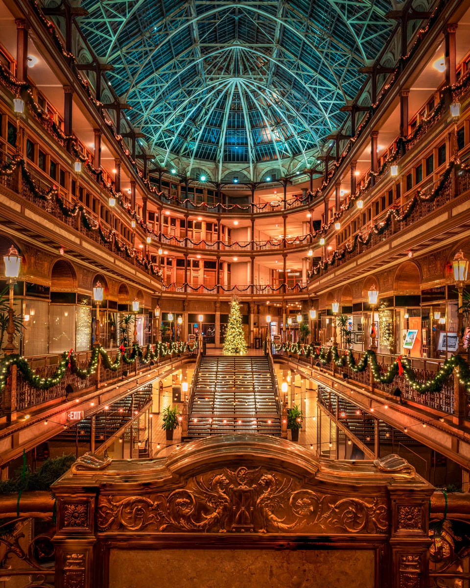 GabeWasylko's tweet photo. Holidays at the Cleveland Arcade https://t.co/Af921vpTBJ