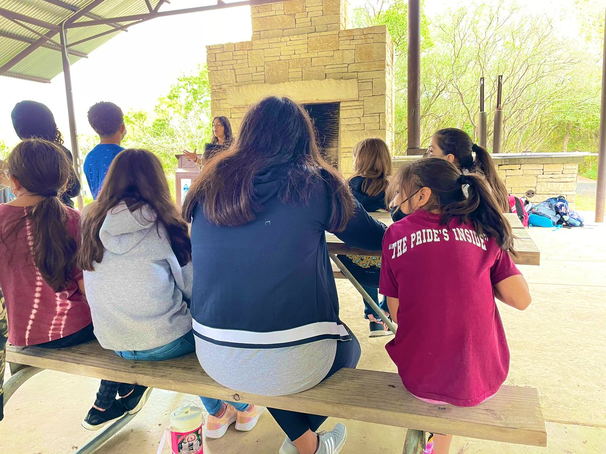 LeeAnna_2013's tweet image. 5th grade field trip fun! 🎉☀️

My kiddos did awesome with their peer buddies exploring at Government Canyon! 😎 #LifeInALE #Inclusion 

@NISDRabaES