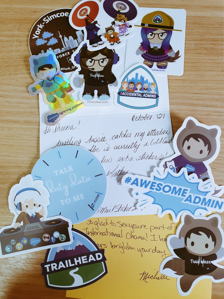 PreenzJ's tweet image. Did my happy dance checking the letterbox this week..! Thank you @KathyWaterworth &amp;amp; @mehansen82 these are all new to my collection! @SMStickerSwap #spookyseason4 🎉
