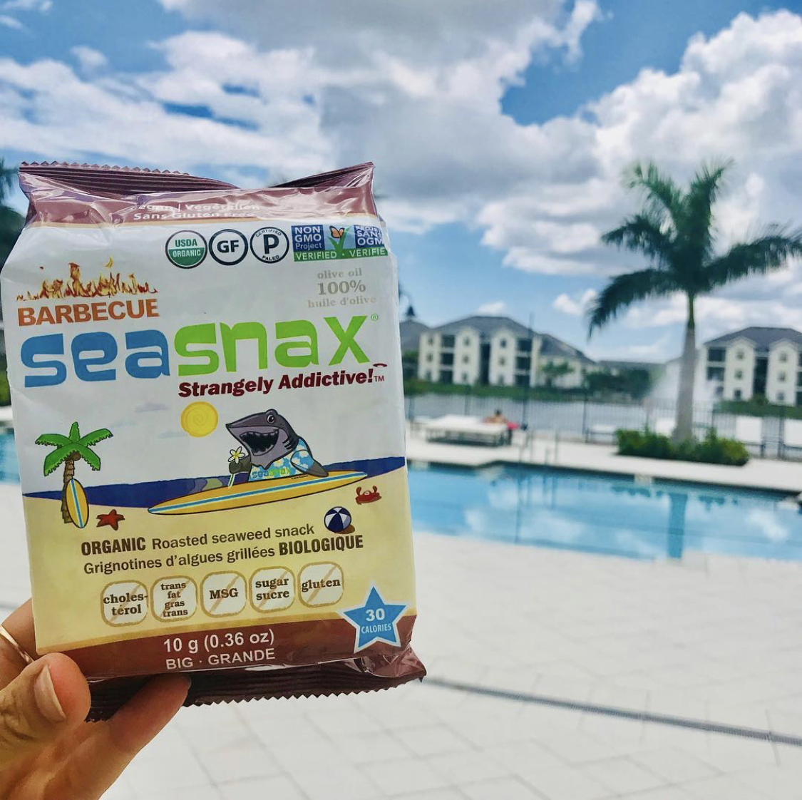 seasnax's tweet image. Q4: SeaSnax Grab &amp;amp; Go or Big Grande sizes are convenient fun packs for travels. Is anyone heading to sizzling, sunny beach spots this winter? Our #strangelyaddictive shark is so ready for #OrganicHolidays! 🏝😎🦈