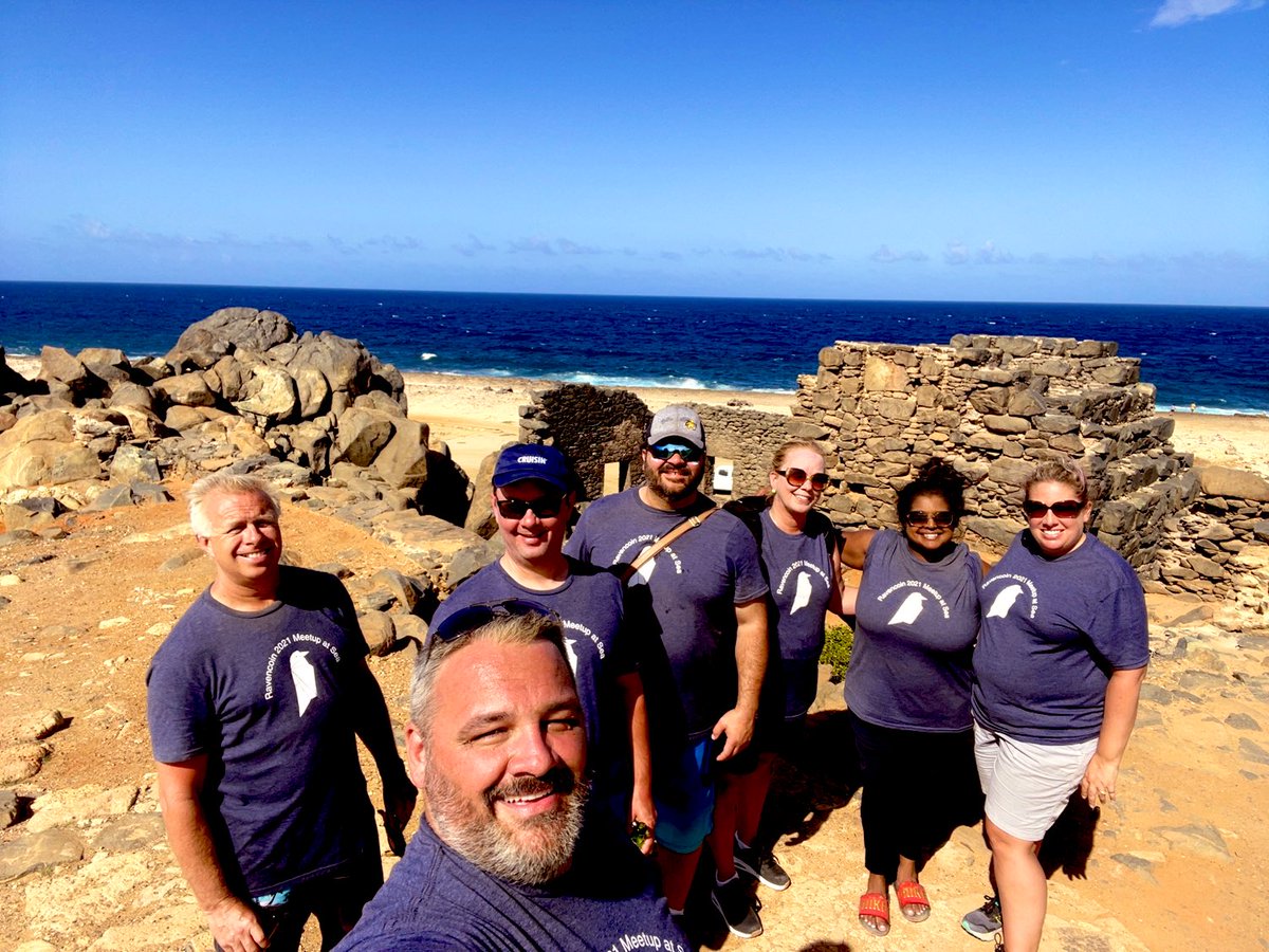 BitsBeTrippin's tweet photo. Great day on the island if Aruba 🇦🇼 with @tronblack @MrsBBT_Christy @MangoFarmAssets @SarahJenkinsRVN @AdamAssets  and others on the #ravencoin cruise. #Crypto #Bitcoin #btc https://t.co/T80qS7Yo6o