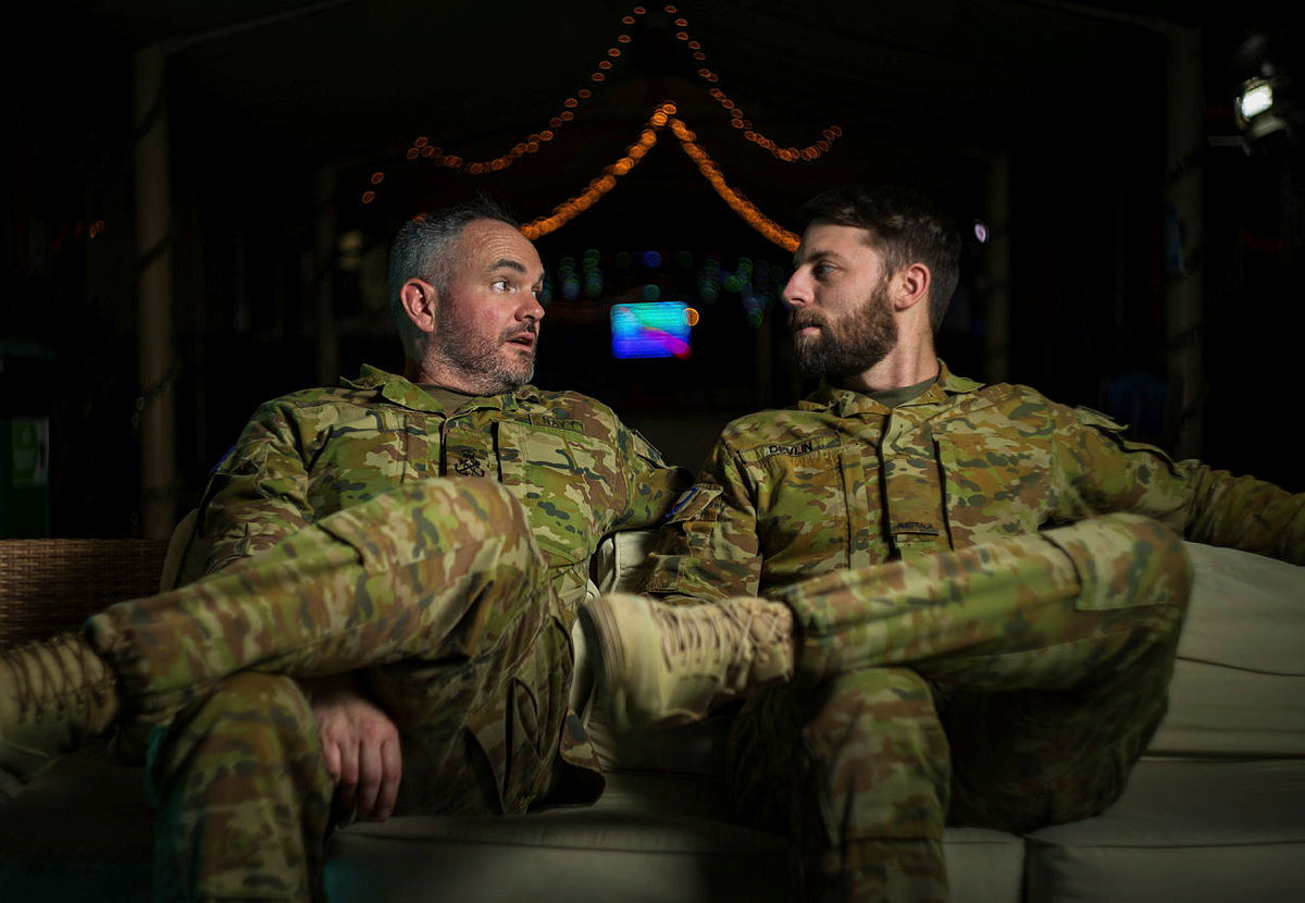 Navy Petty Officer Mark ‘Butts’ Butler and Army Signaller James ‘Devs’ Devlin are the voices behind 'Sessions in the Sand” a weekly show available to personnel at Australia's Main Operating Base in the Middle East 📻 🎙️ Read the story here ➡️ bit.ly/3DvwA4A