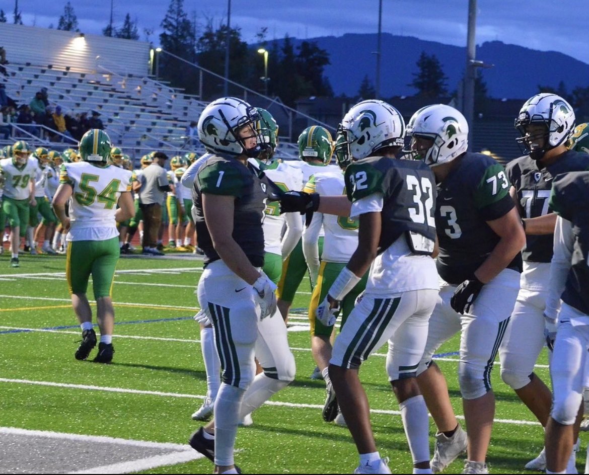 BeckWalker4's tweet image. Honored to be awarded 1st Team 4A KingCo All League RB. I share this with my teammates and coaches. Thank you!
@Skylinefbc @SBLiveWA @CascadiaPreps @BrandonHuffman
