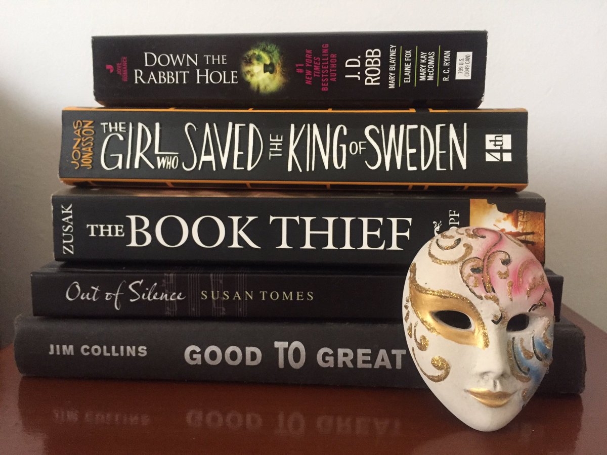 AirinEfferin's tweet image. Phantom Stack! See anything you know?

#bookstack #bookstackchallenge #booktwt #book #booklovers