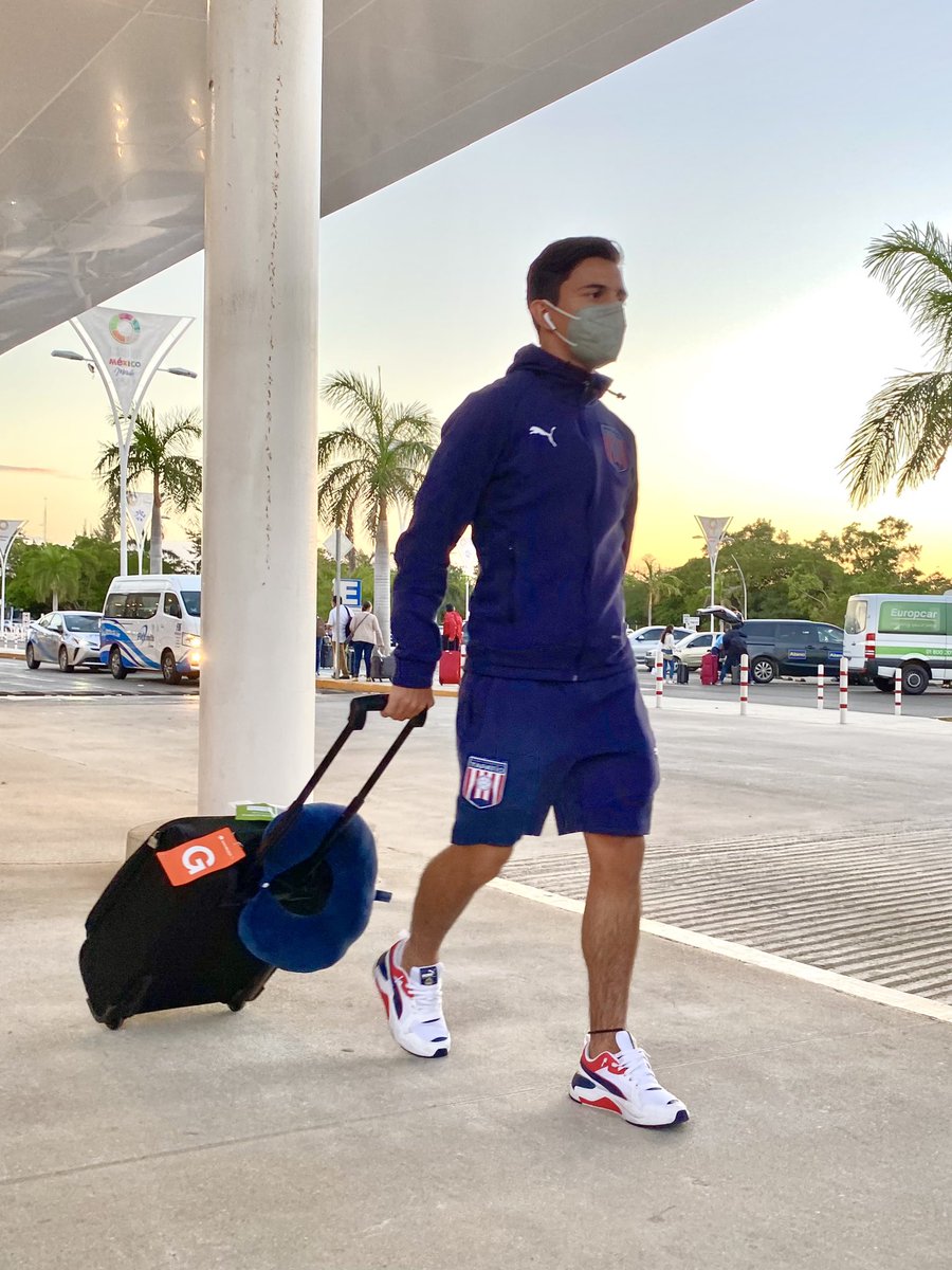 TapatioCD's tweet photo. Las 📸 de nuestra llegada a Mérida.

¡Por los 3 puntos! 💪🔥

#SíSeñor 🔴⚪️ https://t.co/VoZIMaieyU