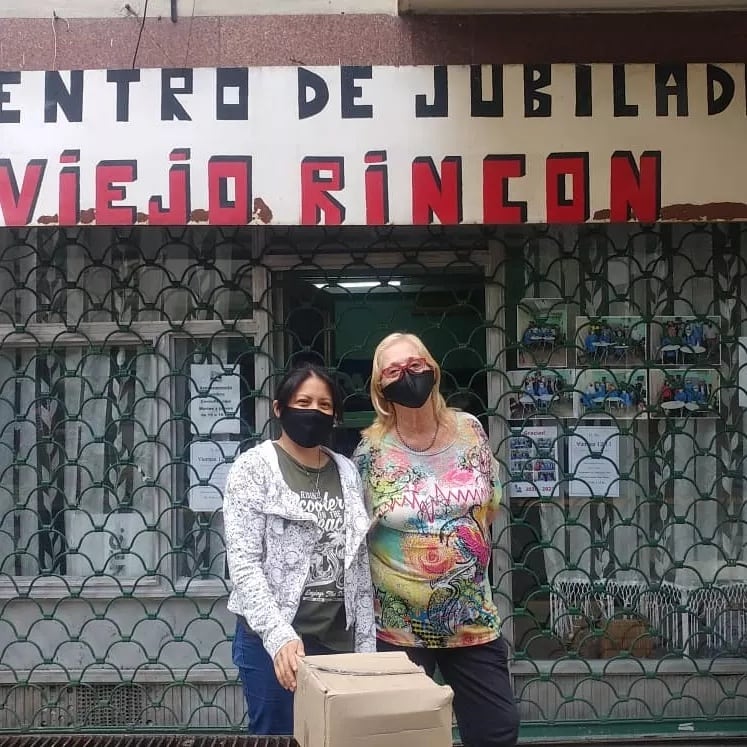 AKarakachoff's tweet photo. Seguimos ayudando a nuestros vecinos!!!💪💪💪

#Comuna1 #37AñosDeHistoria #RadicalesPorArgentina #UCRunida 
Carlos Calvo 1409 https://t.co/mkmFccMiUY