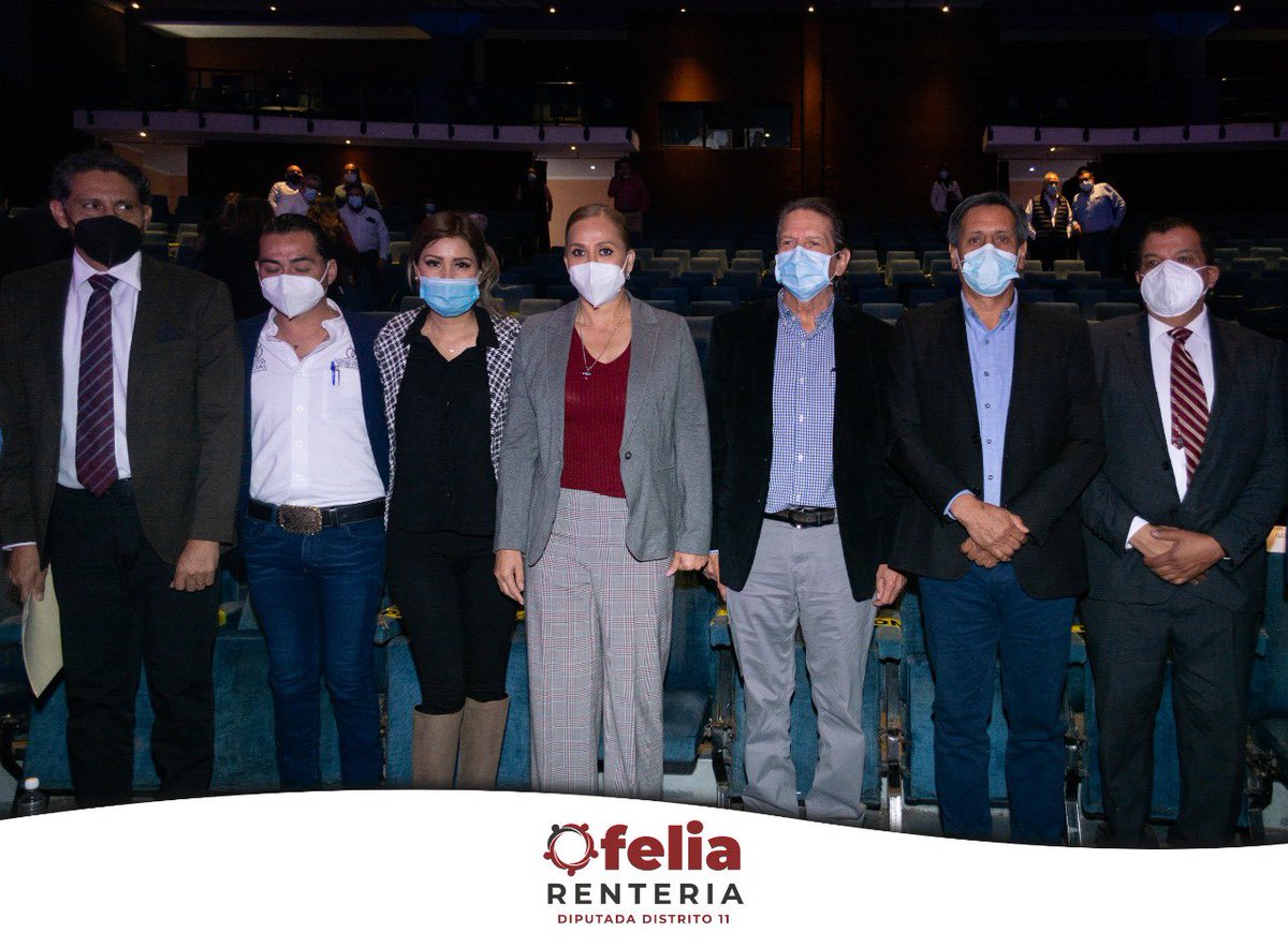 ofeliarenteriad's tweet photo. Hoy estuve en la presentación del #PlanDeDesarrolloUrbano para #GómezPalacio, proyecto de gran calado que va a revolucionar el desarrollo de nuestra ciudad para brindar mejor calidad de vida para nuestros ciudadanos.
¡Enhorabuena! 🎉
#DeLaManoContigo #NoTeVoyAFallar https://t.co/IuBkfXH5pW