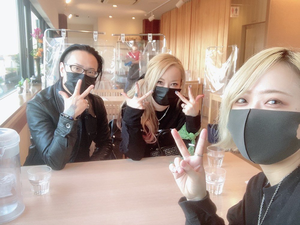 KL_NOZOMI's tweet photo. 朝言っていたワクワク正解は……

兄夫婦とおでかけでした🤙✨
たのちー！！！！ https://t.co/Yopo4AvpkD