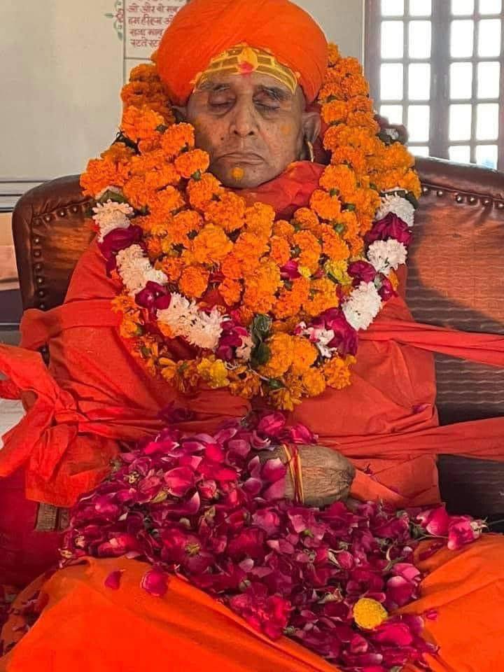 Kailash Vijayvargiya (@kailashonline) on Twitter photo рд╡рд┐рдирдореНрд░ рд╢реНрд░рджреНрдзрд╛рдВрдЬрд▓рд┐ !!!
рдзрд░реНрдо рдХреЗ рдкреНрд░рддрд┐ рдЪреЗрддрдирд╛ рдЬрд╛рдЧреГрдд рдХрд░рдиреЗ рд╡рд╛рд▓реЗ рдПрд╡рдВ рдЖрд╕рд░реА рдорда рдХреЗ рд╕рдВрд░рдХреНрд╖рдХ рдкреВрдЬреНрдп рд╢реНрд░реА рд╢рд┐рд╡рд╕реБрдЦрдирд╛рде рдЬреА рдорд╣рд╛рд░рд╛рдЬ рдХреЗ рджреЗрд╡рд▓реЛрдХрдЧрдорди рдХрд╛ рджреБрдГрдЦрдж рд╕рдорд╛рдЪрд╛рд░ рдкреНрд░рд╛рдкреНрдд рд╣реБрдЖред
рдкрд░рдордкрд┐рддрд╛ рдкрд░рдореЗрд╢реНрд╡рд░ рджрд┐рд╡рдВрдЧрдд рдкреБрдгреНрдпрд╛рддреНрдорд╛ рдХреЛ рдЕрдкрдиреЗ рд╢реНрд░реА рдЪрд░рдгреЛрдВ рдореЗ рд╕реНрдерд╛рди рджреЗ рдФрд░ рдЙрдирдХреЗ рдкрд░рд┐рдЬрдиреЛрдВ рдПрд╡рдВ рдЙрдирдХреЗ рдЕрдиреБрдпрд╛рдпрд┐рдпреЛрдВ рдХреЛ рд╕рдВрдмрд▓ рдкреНрд░рджрд╛рди рдХрд░реЗред рд╡рд┐рдирдореНрд░ рд╢реНрд░рджреНрдзрд╛рдВрдЬрд▓рд┐ !!!
рдзрд░реНрдо рдХреЗ рдкреНрд░рддрд┐ рдЪреЗрддрдирд╛ рдЬрд╛рдЧреГрдд рдХрд░рдиреЗ рд╡рд╛рд▓реЗ рдПрд╡рдВ рдЖрд╕рд░реА рдорда рдХреЗ рд╕рдВрд░рдХреНрд╖рдХ рдкреВрдЬреНрдп рд╢реНрд░реА рд╢рд┐рд╡рд╕реБрдЦрдирд╛рде рдЬреА рдорд╣рд╛рд░рд╛рдЬ рдХреЗ рджреЗрд╡рд▓реЛрдХрдЧрдорди рдХрд╛ рджреБрдГрдЦрдж рд╕рдорд╛рдЪрд╛рд░ рдкреНрд░рд╛рдкреНрдд рд╣реБрдЖред
рдкрд░рдордкрд┐рддрд╛ рдкрд░рдореЗрд╢реНрд╡рд░ рджрд┐рд╡рдВрдЧрдд рдкреБрдгреНрдпрд╛рддреНрдорд╛ рдХреЛ рдЕрдкрдиреЗ рд╢реНрд░реА рдЪрд░рдгреЛрдВ рдореЗ рд╕реНрдерд╛рди рджреЗ рдФрд░ рдЙрдирдХреЗ рдкрд░рд┐рдЬрдиреЛрдВ рдПрд╡рдВ рдЙрдирдХреЗ рдЕрдиреБрдпрд╛рдпрд┐рдпреЛрдВ рдХреЛ рд╕рдВрдмрд▓ рдкреНрд░рджрд╛рди рдХрд░реЗред