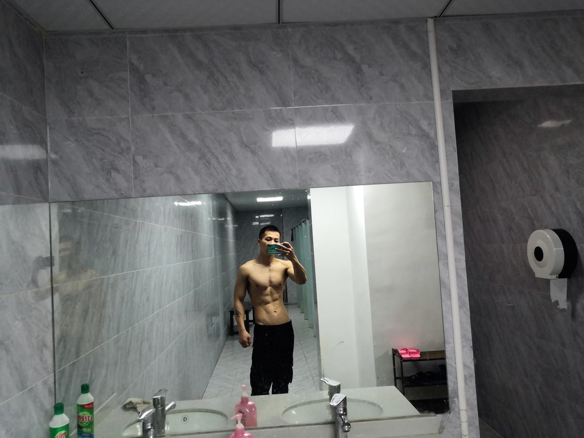 CDZSPA's tweet photo. 本店31号型男技师，真正的肌肉男，散打运动员出身，颜值与身材并存👊
#SPA  #成都SPA  #成都同志会所  
#肌肉男  #按摩推油  #飞机 https://t.co/6APpQ17r5U