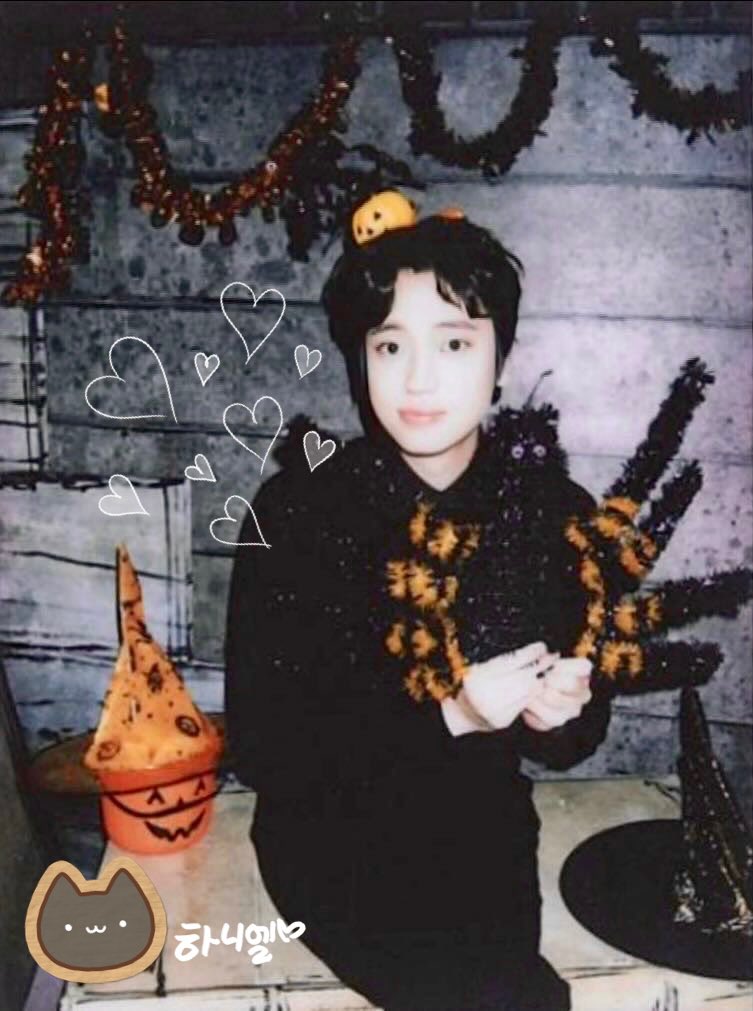 도트누나랑 장미하고 교환한 할로윈 거미 
어쩜 이리 큐티뽀짝이래.. 아우..
안큐티씨... 벌써 또 보고싶넹