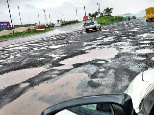 swapnilbhamre's tweet photo. @ARanganathan72 @TimesNow @navikakumar What’s the big deal if Modiji lands on some express way in UP.. we in Maharashtra can use hovercrafts but UT never boast’s about it. https://t.co/7D45h54uzz