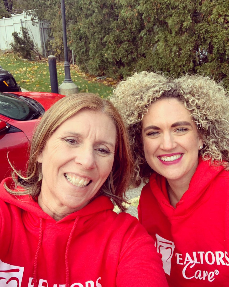 GurlwitCurl's tweet photo. Sporting our red sweaters in support of #RealtorsCareWeek⁣
⁣
Fun client pop bys while supporting Wyndham House Youth Shelter!⁣
⁣⁣⁣⁣⁣
#GDARcares #teamdeveer #realestate #Guelph #guelphrealestate #realtor https://t.co/QO9df6EOOm