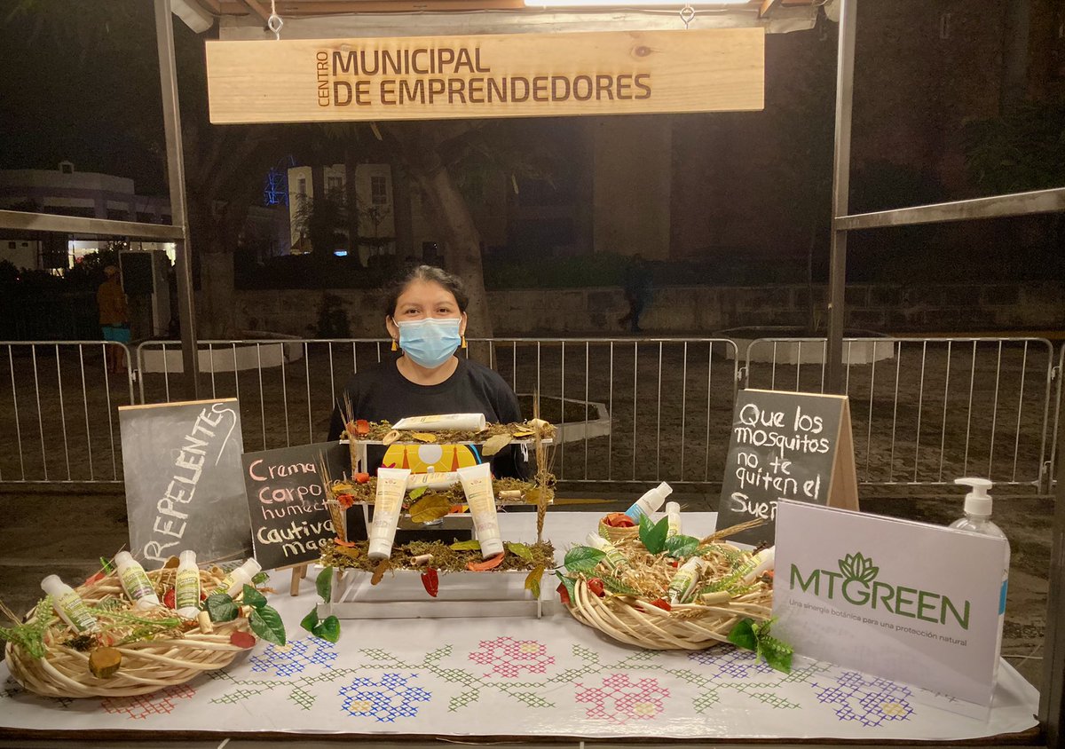 VisitMeridaMx's tweet photo. ¡Inicia el Tianguis Barrio Santa Ana! 🎉✨

Del 16 al 19 de noviembre ven a disfrutar de unos deliciosos panuchos y salbutes en el mercado de Santa Ana, conoce a la comunidad artesanal de Mérida, observa el videomapping y escucha las mejores canciones del recuerdo 💕 (1/2) https://t.co/DXKBrrnkix