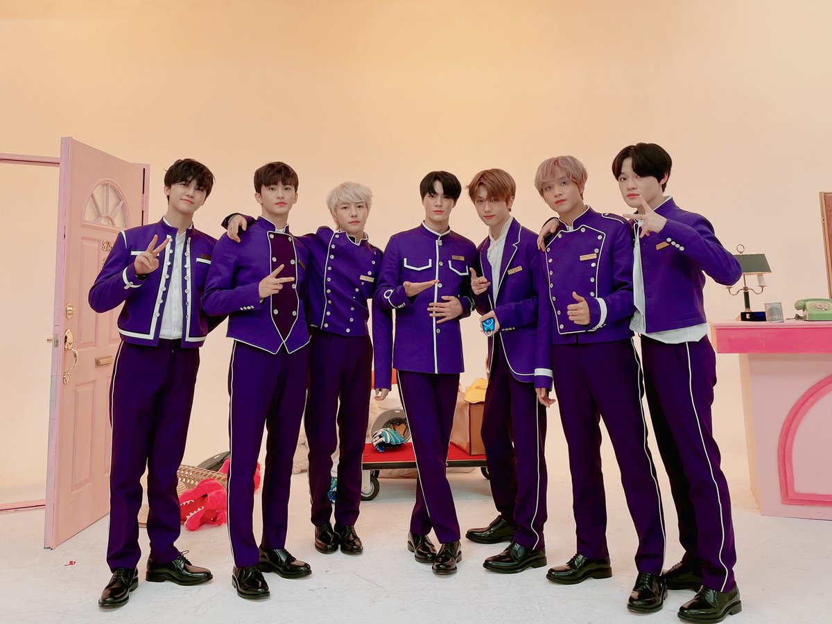 เร้กก็พยายามโอบพิมาร์คสุดแล้วนะฮะ 😂😂😂 โครงการพิมาร์คชนะกลับมาอีกแล้ว

#markren #NCTDREAM