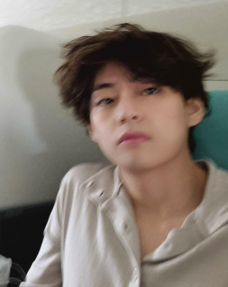 taewinterboi's tweet photo. alexa, play mi razón de ser by banda ms https://t.co/v07s3l0XRl