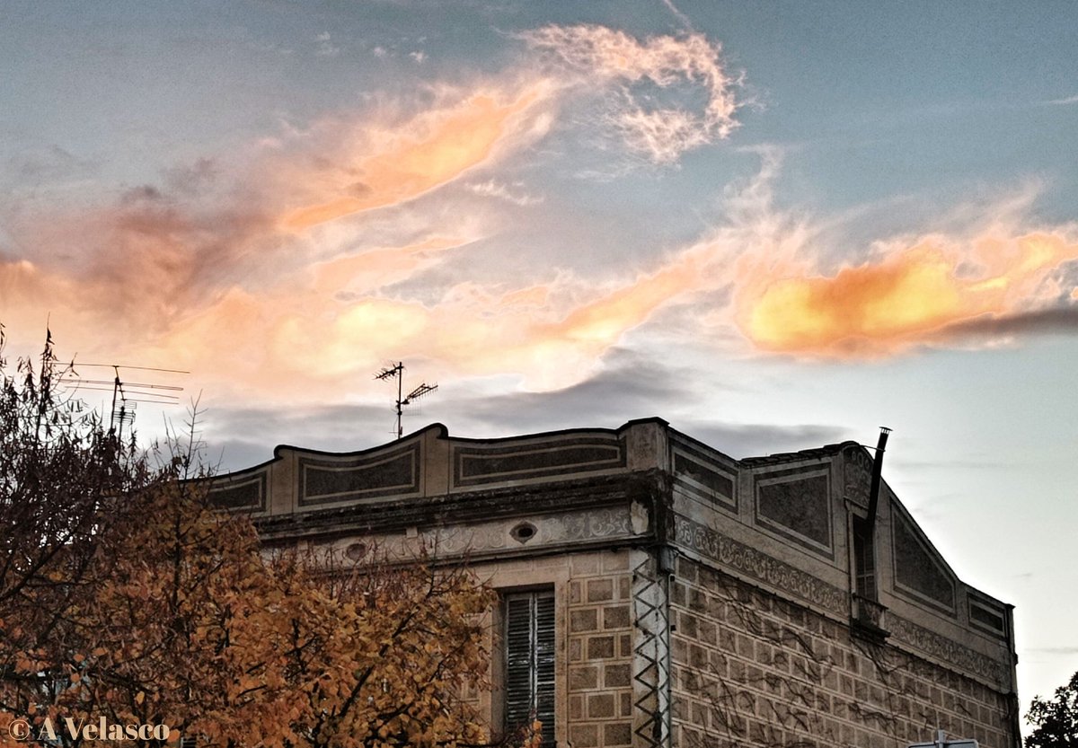 a_velasco_gomez's tweet photo. #llinarsdelvalles #vallesoriental #baixmontseny #barcelona @el9nou_vor #montseny @ilpmontseny_ #catalunyaexperience #vesprada @revbaixmontseny #catalonia_towns #catalunya_world #total_hdr_ #nature #instacatalunya #naturalplace #sunset #anochecer #antoniovelascogomez https://t.co/SK9QeUp9zt
