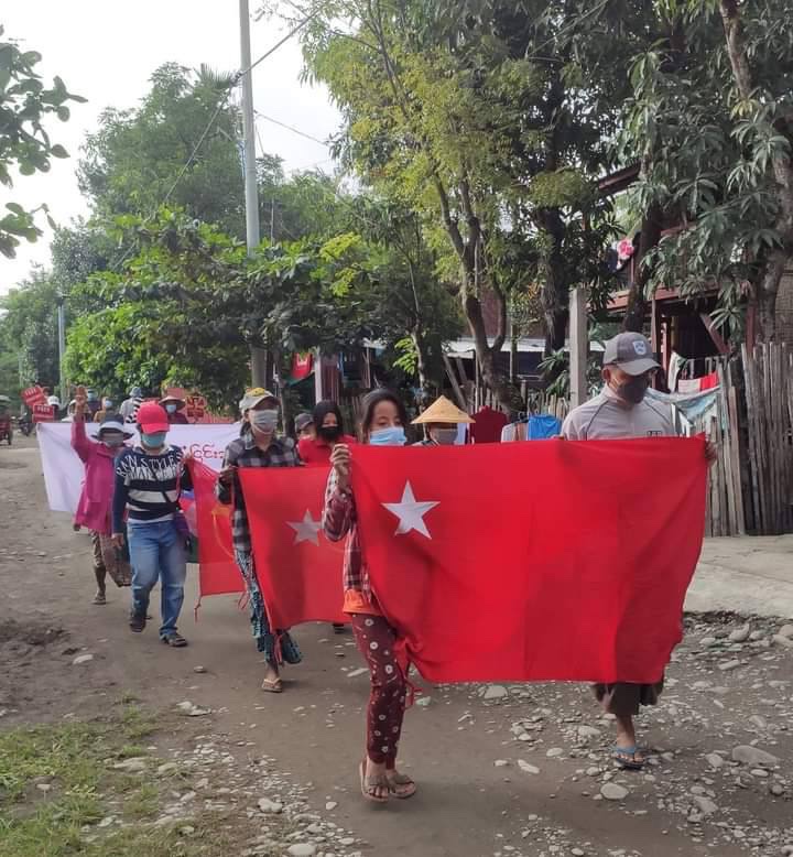 Thet1391's tweet photo. Locals of Kalay Tsp staged a marching strike in defiance of Genocidal Dictatorship as 283rd consecutive days of strike &amp; demanding for the immediate fall of Terrorists Military. LEGALIZATION OF NUG #Nov17Coup    #WhatsHappeningInMyanmar https://t.co/ubhxkqr33s