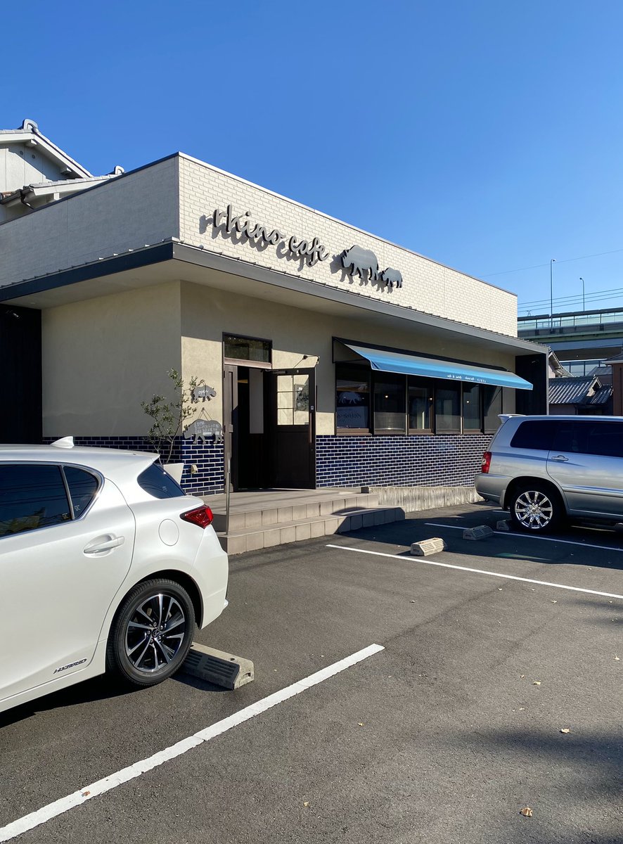 connetta_jp's tweet photo. 当店から自転車で約20分、同じ名古屋市西区のリノカフェさん。知る人ぞ知る隠れ家的なお店です。

パスタもコーヒーもケーキも美味しくて、すごく落ち着きます。今日は目の前の公園の木がキレイでした。 https://t.co/D7uskeibBO