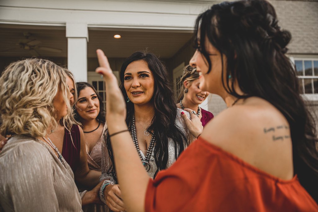 SwaringenEcho's tweet photo. @McKenzie698 had the best girl gang to get her ready for her big day 😍 https://t.co/ok1jXkWaqH