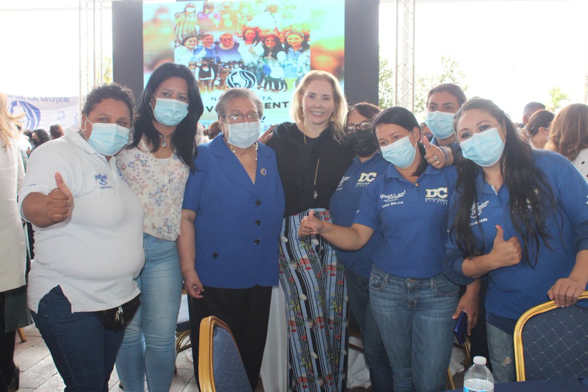 UnidadMujeres's tweet photo. La unidad de la #MujerNacionalista se vio reflejada en la jornada de oración por la paz de Honduras. https://t.co/newAXTP1V1