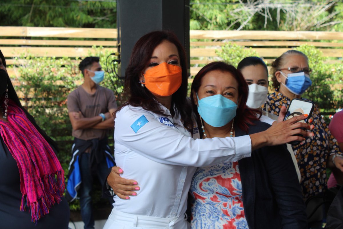 La unidad de la #MujerNacionalista se vio reflejada en la jornada de oración por la paz de Honduras.