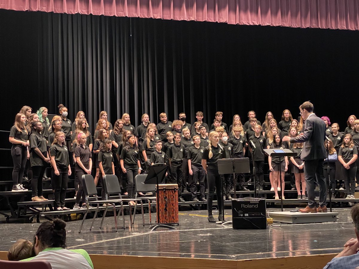 BethLFink's tweet photo. Bravo! What a beautiful ⁦@mps_russell⁩ Fall Choral Concert this evening! Thank you Mr. Firkins for all that you do to give our students the opportunity to share their musical talents with the community! https://t.co/F0H7rM1Pt4