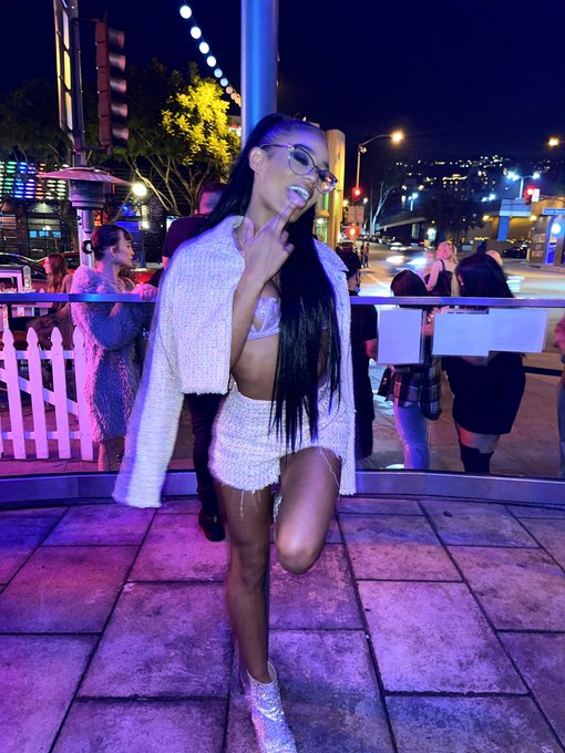 Girls have more fun ✨💋 https://t.co/bipEUuuHTj