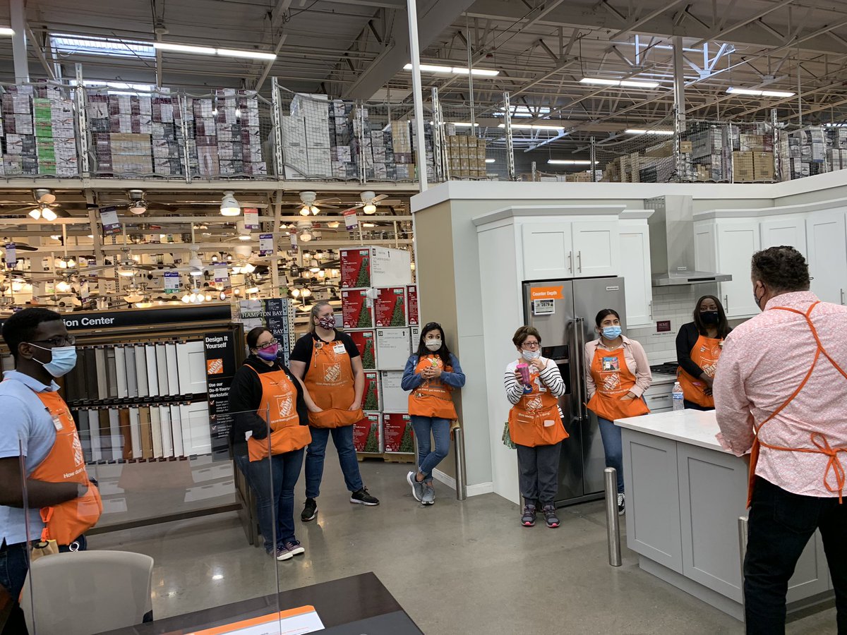 Mandy Russell tweet media