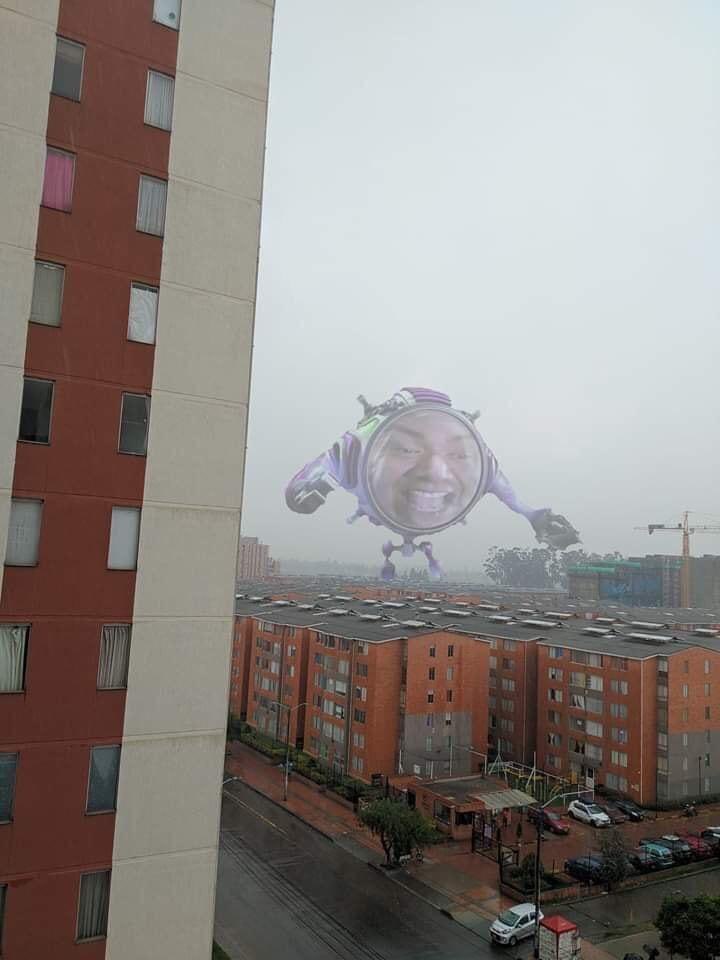 SuperiorGothBun's tweet photo. @SpiderManMovie You can’t fool us, Marvel. We all know the true villain behind this all is none other than Mr. Electric! https://t.co/avsSHOA3gC
