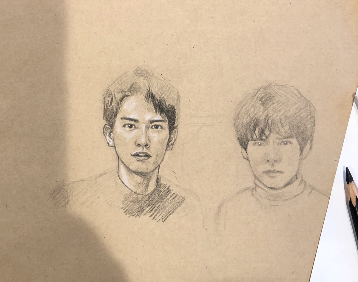 画面に並んで2人おりますと、お顔の大きさを合わせるのが難しかったという制作過程です_(:3 ⌒゛)_ 