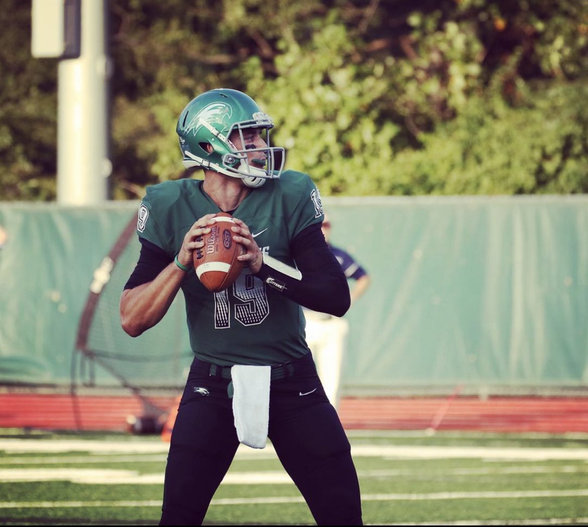 CoachDJThomson's tweet photo. Blessed to receiver my first d1 offer from Wagner college!  @CoachBrins @WagnerCollege @Alex_Thomson3 https://t.co/hDmU9to5r7