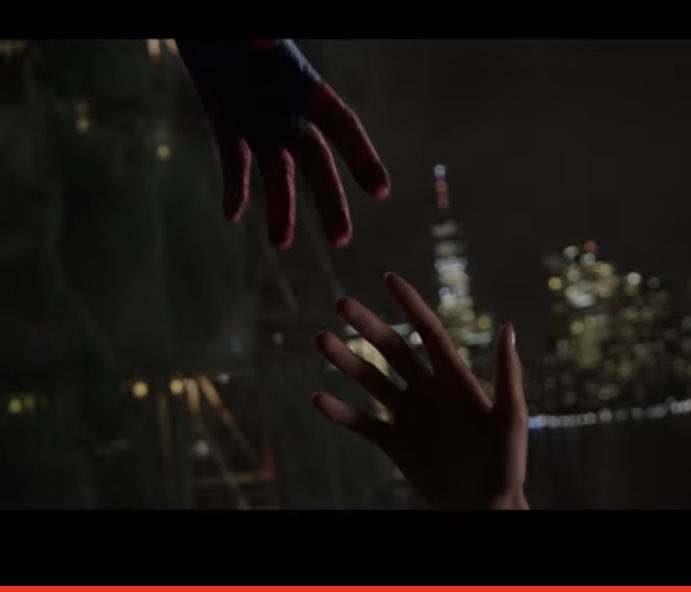 notproxyshot's tweet photo. THAT IS NOT TOMS HAND #SpiderMan #SpiderManNoWayHomeTrailer #Spiderverse #No Way Home https://t.co/BzWkWUN3FN