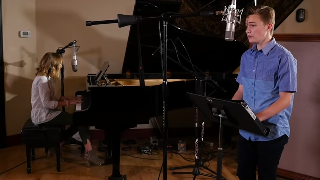LDSMusicians1's tweet photo. In July 2018, Josh Mortensen and Evie Clair performed a Live acoustic cover of "Have it All" by Jason Mraz. https://t.co/wukfl5wRyy #JoshMortensen #EvieClair #JasonMraz https://t.co/o4gb7TY0T9