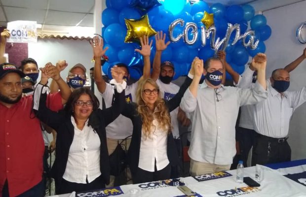 noticierovv's tweet photo. #16Nov Candidata Olga Morey asevera que electores buscarán nuevos líderes políticos para generar una oposición renovada https://t.co/bheFmxTPK6
#NoticieroVenevision #Politica #Candidata #Compa #CompromisoPais #Elecciones #Venezuela https://t.co/uPwuDGpo49