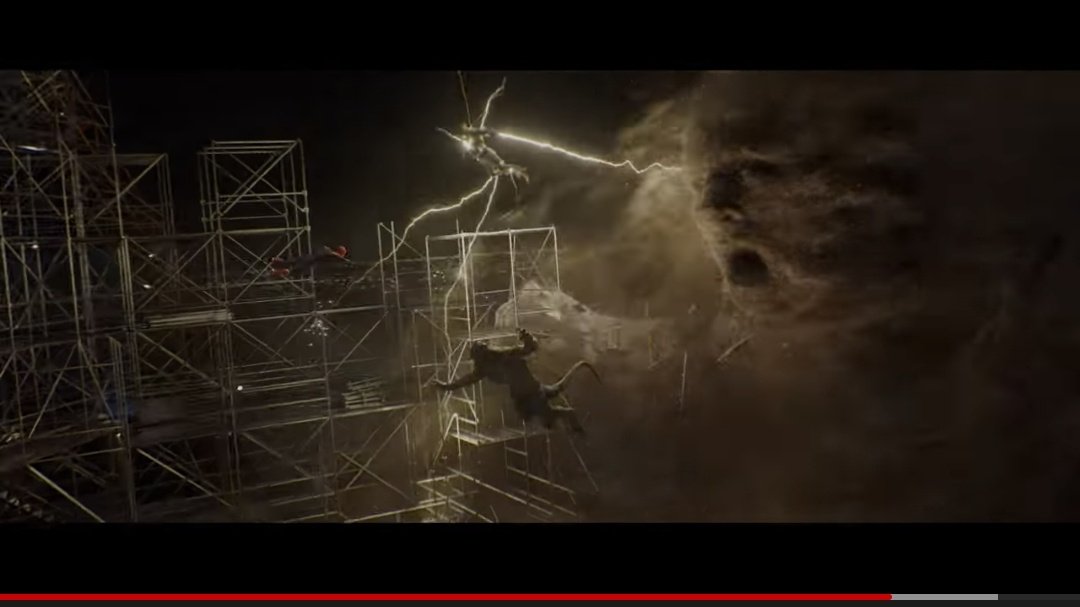 BarryDurden's tweet photo. Essa cena esta muito estranha, o lagarto esta pulando na direção de alguem, que não é o Tom, pois o Tom esta acima dele, Tobey e Andrew foram removidos digitalmente, e bate com o vazamento que houve da cena dos 3 juntos. no way home
 #SpiderMan #TomHolland https://t.co/VANk9qOnNp
