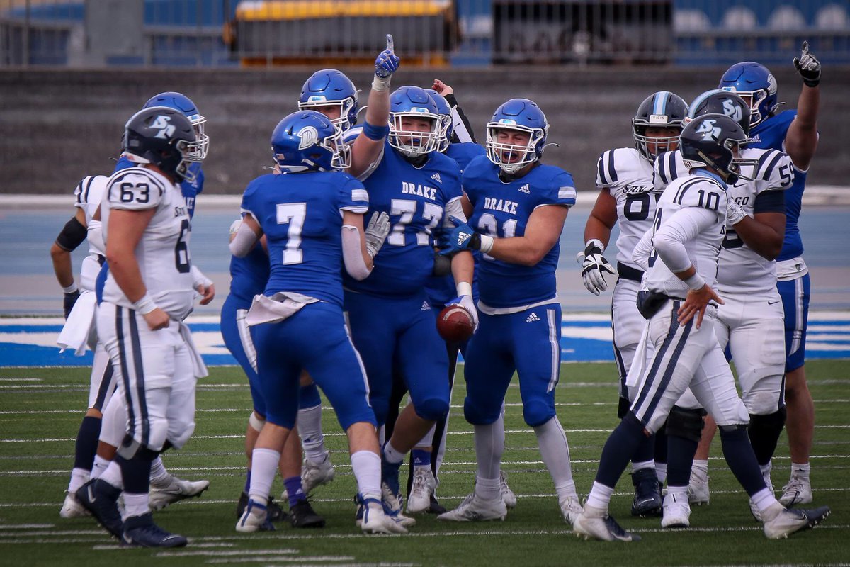 Thankful to have received an offer from Drake University, go dawgs🐶🔵 <a href="/CoachBloss/">John Bloss</a> <a href="/CoachMort57/">Matt Moriarty</a> <a href="/CoachFelton1/">Coach Felton</a> <a href="/DecaturDawgs/">Decatur Football</a>