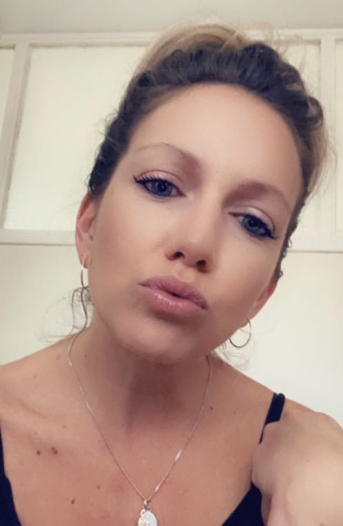 GoddessFlorent's tweet photo. Here piggy piggy 🐷 I wanna spend your money 😁 £Goddessflorentine I want a new footstool 👏👏 #footlover #footweakness #footlicking #cashappme #cashcow #findom #femdom #finsub #cashsub #approachwithmoney https://t.co/fa4QfPy46E