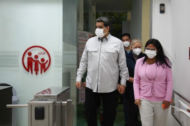 #EnFotos || ¡Protección Integral al Pueblo! En el marco de la inauguración del Complejo Hemato-Oncológico del Hospital "Dr. Domingo Luciani", el Pdte. <a href="/NicolasMaduro/">Nicolás Maduro</a> anunció este #16Nov el Plan de Aceleración de Trasplantes de Médula Ósea.