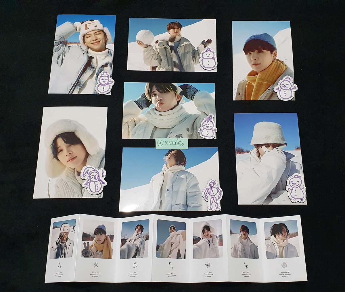 vendabts's tweet photo. [VENDA/VENDO] 

BTS - Winter Package 2021 ☃️

Photobook - R$190,00 + frete
Caixinha - R$15,00
Photocard Namjoon - R$220,00 
Kit membro (photo stand + boneco de neve + 4×6 photo) - R$70,00 (cada)
Mini pôster - R$40,00
Photosticker - R$40,00

- mais explicações na imagem abaixo ↓ https://t.co/utfPaG3FNc