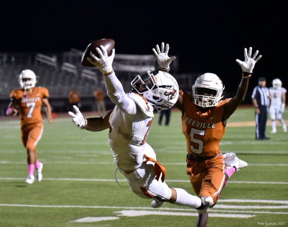 AliceAthletics1's tweet photo. This kid @_Ryansalas13 should be on everyone’s recruiting board! A flat out legit football player! He will be a steal &amp; happy surprise for someone! High character! High motor! Ball hawk &amp; elite receiver! See you in @AliceAthletics1 Contact @Kyle__Atwood @AtwoodKory @coach_kress https://t.co/DPjDvwBRRi
