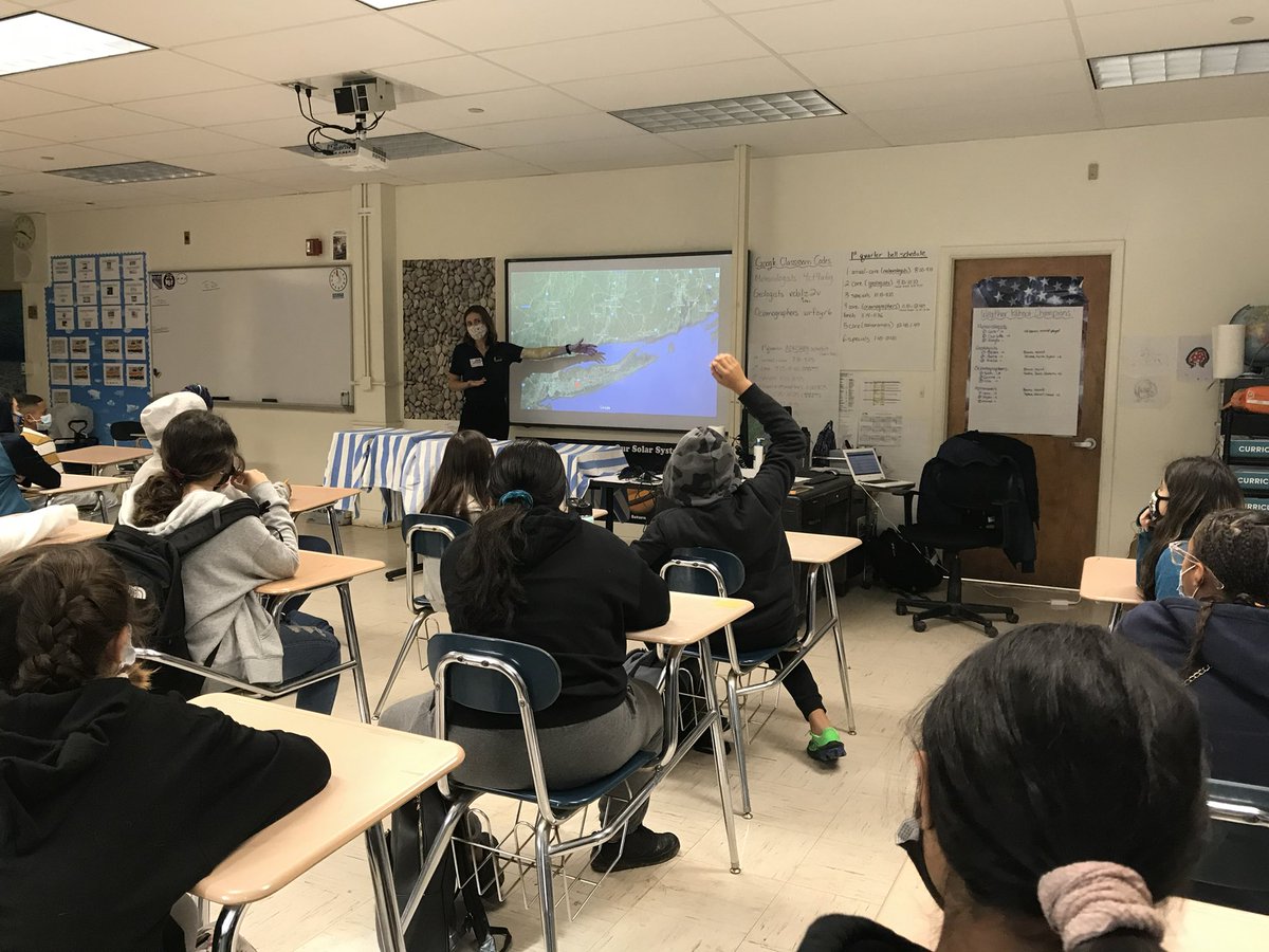 MrsMurphScience's tweet photo. The kids had an incredible time during their visit from Soundwaters yesterday!
@SoundWaters https://t.co/UqTgDVg4L7