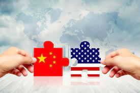 美国需要认识到，美国国内有很多问题需要解决，包括抗击疫情和推动经济复苏。当今世界面临疫情、气候变化等全球性挑战，任何一个国家都无法独善其身，各国应当同舟共济不能相互掣肘、互设藩篱。