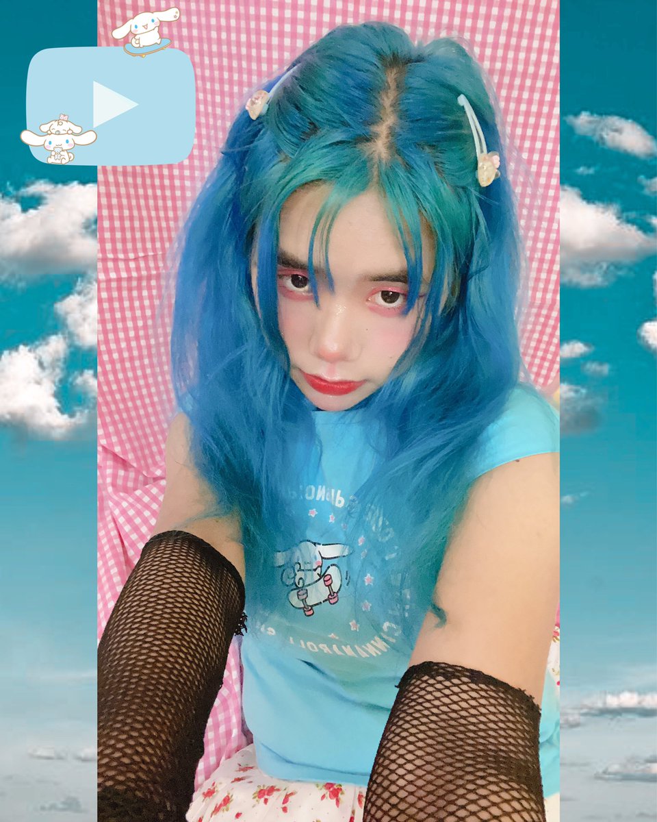 kitsu_blood's tweet photo. Lel i forgot i had twitter hehe but yeah i have blue hair now ^^ 
#sanrio #cinnaroll #cinnamonroll #hellokitty #blue https://t.co/CK9ATVWraM