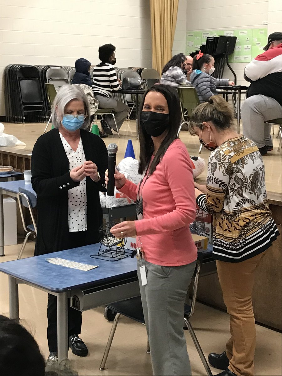 I love our staff. We have a pretty amazing team. Thanks staff for all you continue to do. You made tonight amazing for our families! <a href="/MrsPro_3/">Kate Pro</a> @miss_agraham <a href="/PuglieseHolly/">Holly Caruso-Pugliese</a> <a href="/karenvibert1/">Karen Vibert</a> <a href="/nicole_malvezzi/">Nicole Malvezzi</a>