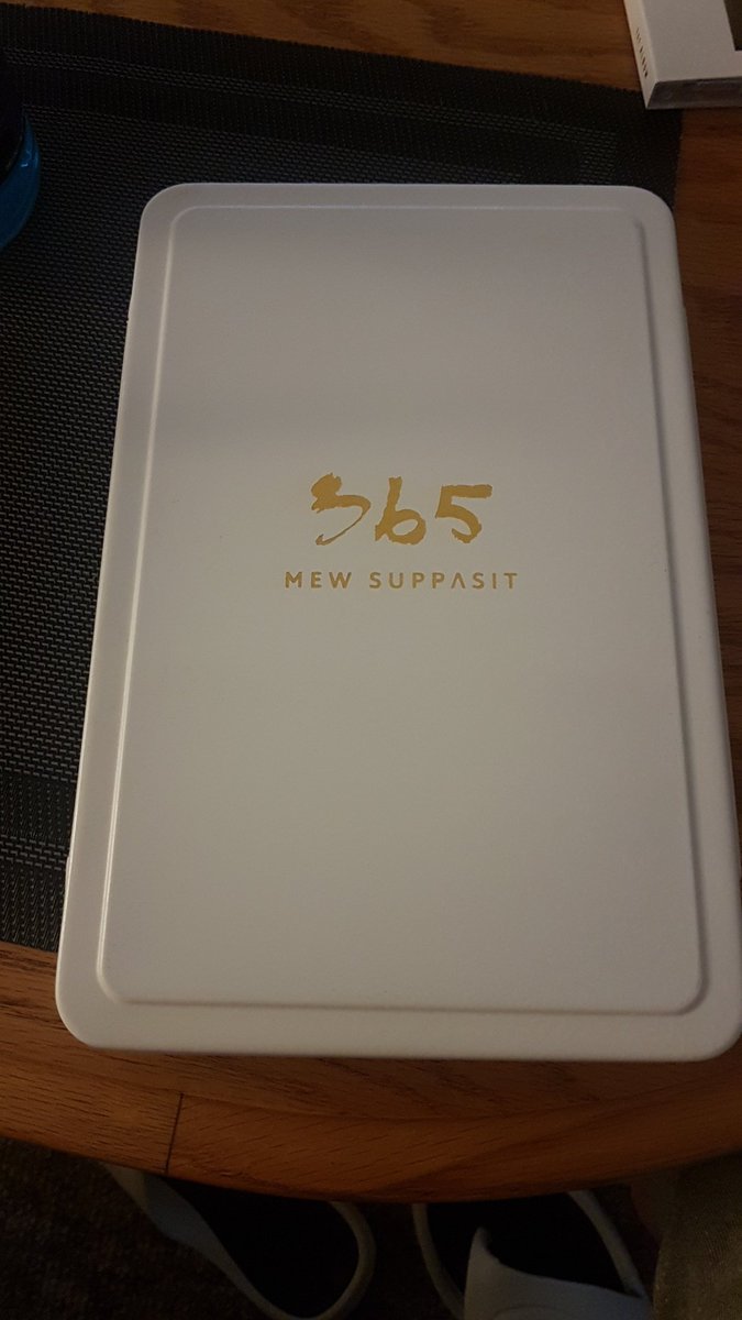 pandaisme11's tweet photo. After 2 months, they finally arrived here in Canada. Thank you so much @Msuppasitstudio, I've never encountered an agency who gave such assurance and care to fans. I'm so happy!
#MewSuppasit
@MSuppasit https://t.co/IE7rb3C6Aw