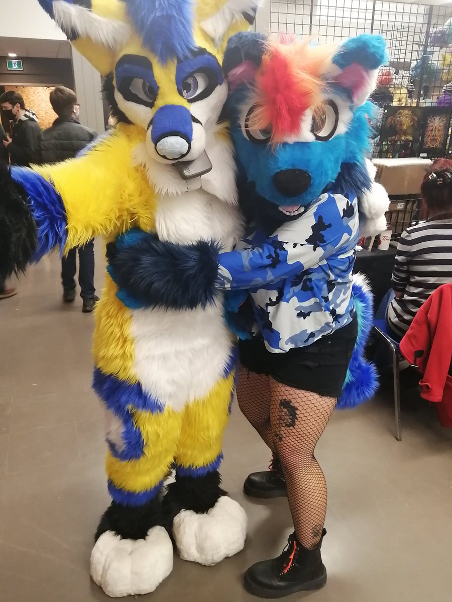 PyroNerdy's tweet photo. Got to meet @AbzuBarkShark this past weekend and I was so happy! They were so awesome and friendly happy I got to talk and buy the sacred child from them! Can't wait to eventually commission them one day!
#metmyhero #furryfandom https://t.co/Ae9A1Py94f