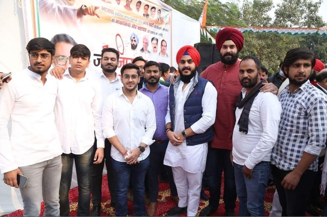 Ajayadavinc's tweet photo. आज दिल्ली प्रदेश कांग्रेस कमेटी के अध्यक्ष श्री @Ch_AnilKumarINC व #DPYC अध्यक्ष @RannvijayLochav , @HarpreetIYC के नेतृत्व में कृष्णा नगर से #पोलखोल_यात्रा की गई। @INCIndia @IYC @IYCMEDIA @DelhiPYC @RahulGandhi @priyankagandhi @srinivasiyc @Allavaru @imKhushbooIYC https://t.co/kZZfqF862g