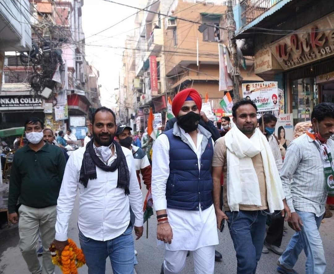 Ajayadavinc's tweet photo. आज दिल्ली प्रदेश कांग्रेस कमेटी के अध्यक्ष श्री @Ch_AnilKumarINC व #DPYC अध्यक्ष @RannvijayLochav , @HarpreetIYC के नेतृत्व में कृष्णा नगर से #पोलखोल_यात्रा की गई। @INCIndia @IYC @IYCMEDIA @DelhiPYC @RahulGandhi @priyankagandhi @srinivasiyc @Allavaru @imKhushbooIYC https://t.co/kZZfqF862g