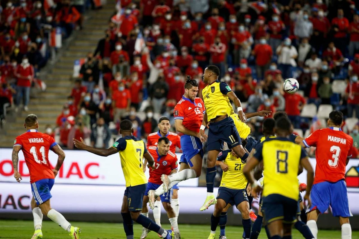 TDeportiva1's tweet photo. 🔥¿ R.I.P Final?☠️
En unos de los partidos más extraños de la historia de la selección, Ecuador se llevó su primer triunfo en la historia en calidad de visitante.
Con uno menos desde el minuto 10' y con 3 lesiónados.
¿Que nos queda? GanaR
#eliminatoriasqatar2022 #vidal #malacuea https://t.co/M9svK6c4nI